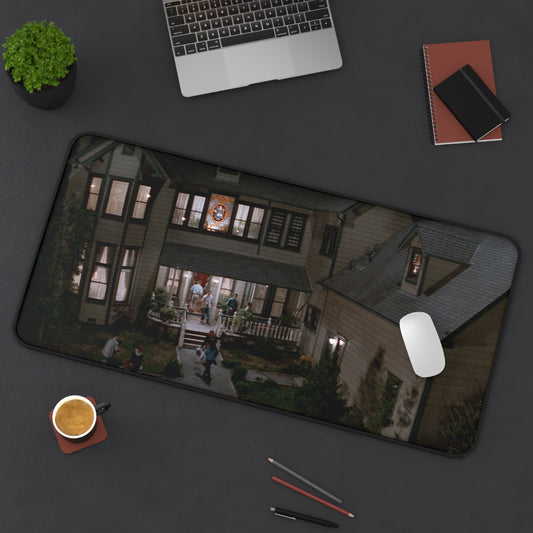 Woodsboro Party desk mat